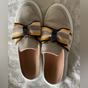 Italeau Mules. Sz 40 (US 9), Handmade in Italy. Like new.